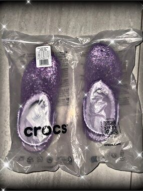 NWT CROCS Purple Glitter Classic Clogs big kids 6, women’s size 8